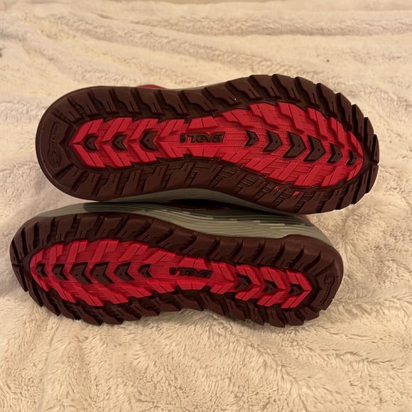 Teva boots with wearable inner liner size 6 - Picture 6 of 13